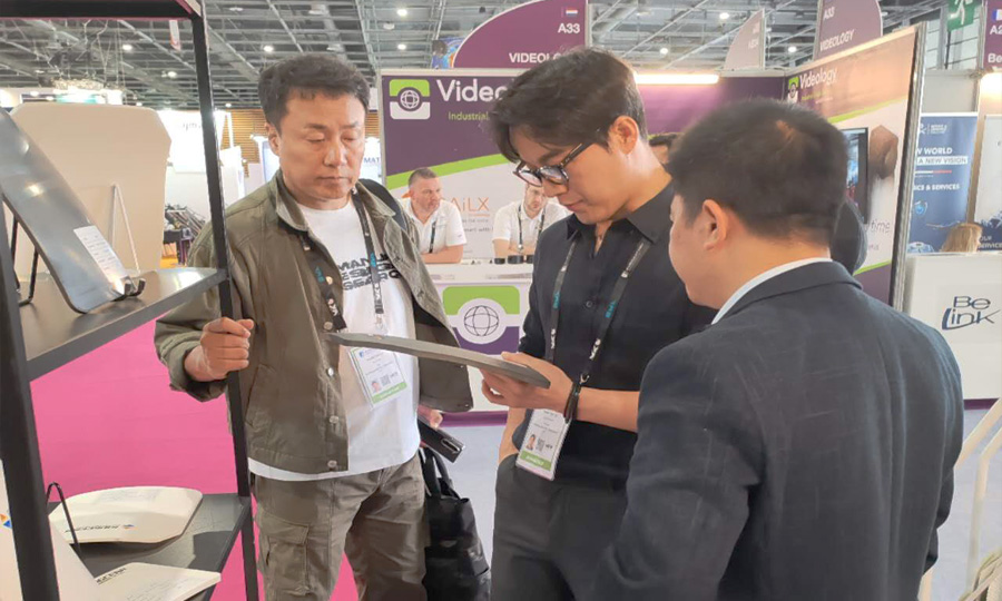 湖南PA视讯携最新防弹产品亮相法国欧洲国际防务展